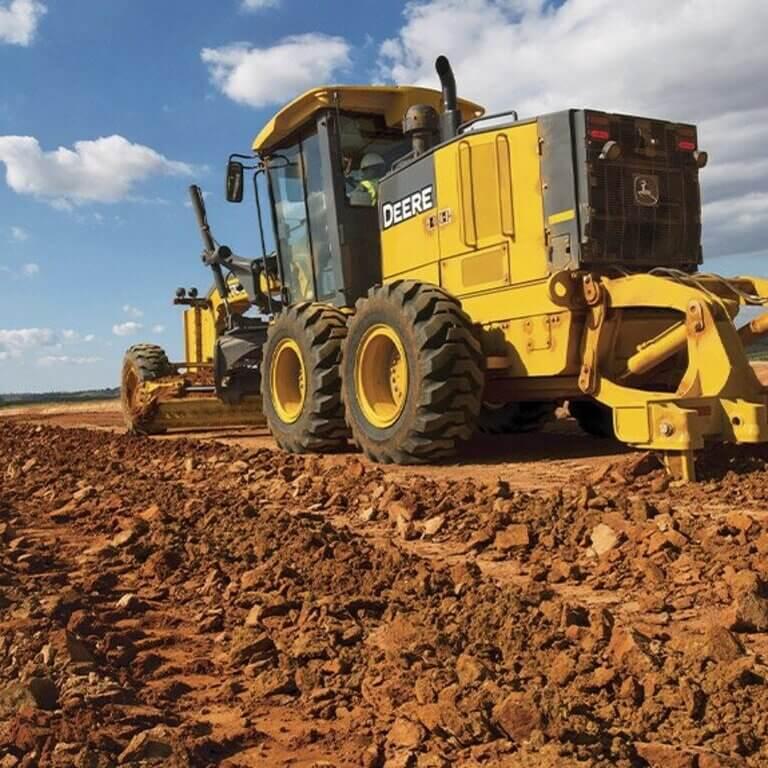 MOTONIVELADORA 230 HP-JOHN DEERE-770G T